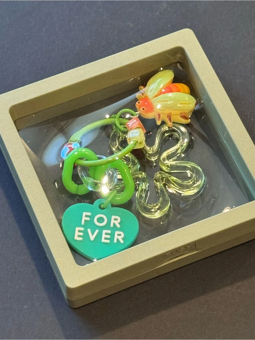 NWT Flower Bee Heart Charm Keychain Green Beaded Bag Clip in Shadow Box